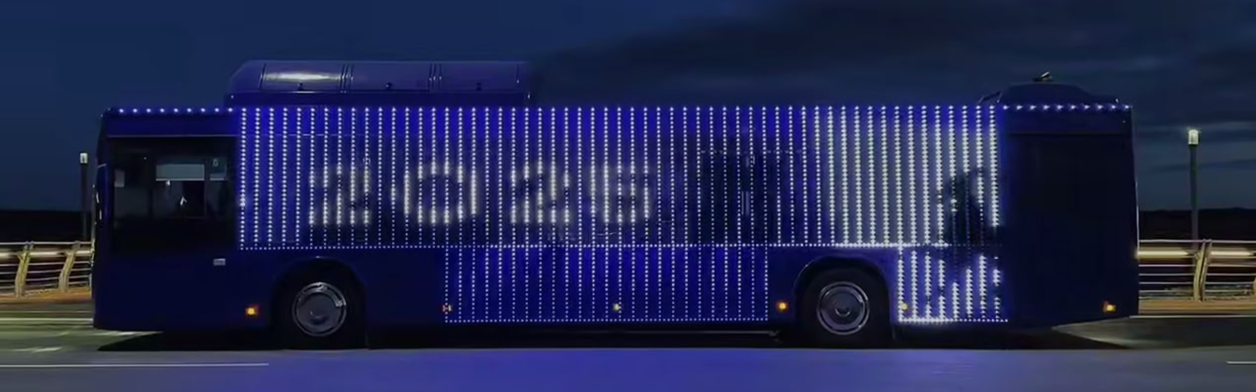 Медиаэкран на автобусе в г. Салехард 