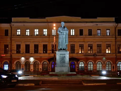 Освещение памятника