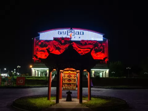 Архитектурная подсветка театра