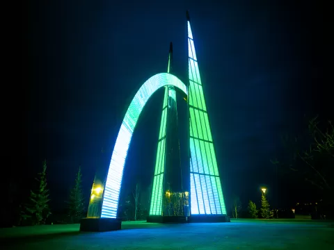 Салехард стела 66 параллель